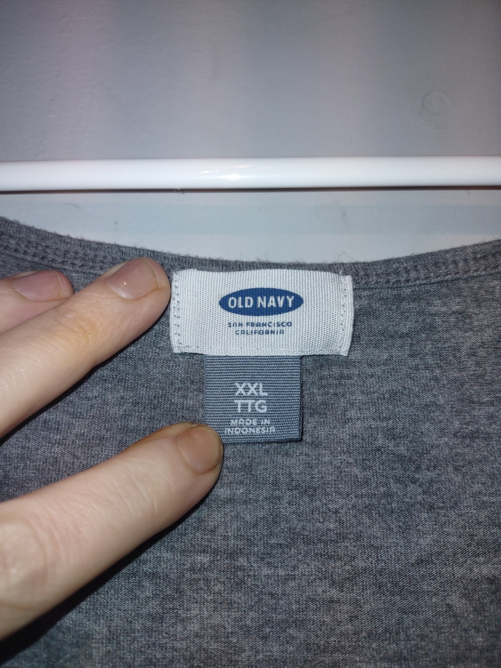 Old Navy Grey Tank with White Feather Motif XXL - Picture 3 of 3